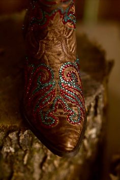 "Ariat Round Up western boots with 4000 Swarovski crystals applied by hand  - Premium full grain leather upper with traditional six-row stitch pattern  - Soft leather lining  - J toe design  - Dress heel  - 1 1/4\" heel  - 1/4\" platform  - 11 1/2\" shaft  - 13 1/2\" circumference  - 4LR technology offers support and cushioning with a 4-layer footbed and lightweight stabilizing shank for support" Ariat Boots Women's Outfit, Cowgirl Things, Outfit Vaquero, Ariat Boots Womens, Ariat Cowboy Boots, Disco Wedding, Western Shoes, Bota Country, Ariat Boots