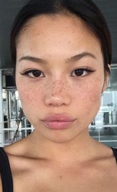 Asian Freckles, No Make Up Make Up Look, Beauty Modeling, Fake Freckles, Beautiful Freckles, Makeup Tip