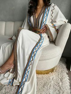 Moroccan Clothes, Blue Dress Outfits, Kaftan Designs, Moroccan Fashion, Fashion Top Outfits, Mode Abaya