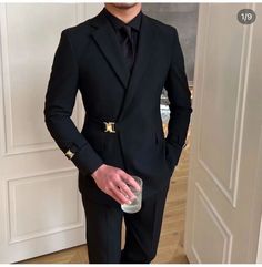 Designer Groom Suits, Suit Lining Ideas, Suit Ideas For Men Prom, Men Suit Outfit Ideas, Mafia Suits Men, Male Suits Classy, Fancy Suits For Men, Classy Suits Men, Elegant Suits Men