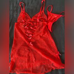 Never Worn Red Fitted Lace Sleepwear, Fitted Red Lace Sleepwear, Red V-neck Nightgown For Summer, Red V-neck Nightgown, Women's Intimates, Red, Women Shopping, Color