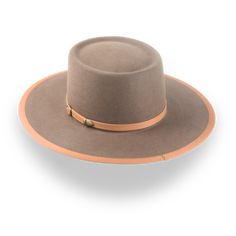 Descripción   Materiales   Artesanía   Cuidado del sombrero   Envío   Devuelve 







Descripción del producto


 

Sombrero Western resistente para aventureros
Conquista el aire libre con el Talisman, un robusto sombrero country del oeste fabricado con fieltro de piel de conejo de primera calidad. Diseñado para ofrecer durabilidad y estilo, este sombrero presenta una corona telescópica y un ala ancha y plana, que garantizan un aspecto intemporal para cualquier aventura. Con una cinta para Mens Felt Hats, Spanish Hat, Country Hat, 1940 Style, Country Hats, Homburg, Personalized Hats, Western Hat, Trilby Hat