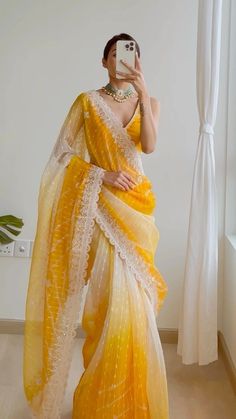 South Indian Saree, Kanjeevaram Sarees, Saree Wearing Styles, Simple Saree Designs, Fashionable Saree Blouse Designs, Fancy Sarees Party Wear, Modern Saree, South Indian Sarees, Traditional Indian Dress