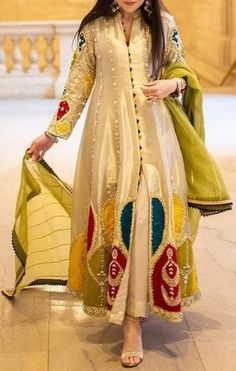 Mehndi Color Suit, Bridesmaid Dresses Design Style, Bridesmaid Dresses Design, Designer Plazo, Panjabi Dress, Plazo Suits, Tailor Design, Easy Clothing, Embroidery Suits Punjabi