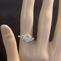 Kuisa Rainbow, Moonstone, Solitaire, Ring Set In Sterling Silver Size 7, 1.65ctw. This Ring Is A Brand New And It Comes In A Velvet Gift Bag. Twilight Bella Moonstone Ring, Crown Ring Princess, Vintage Turquoise Ring, Pink Gemstones Ring, Pear Wedding Ring, Solitaire Ring Set, Snake Ring Silver, Blue Diamond Ring, Sterling Silver Rings Turquoise