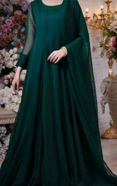 Long Forks Dress Design, Chiffon Frock, Indian Maxi, Maxi Dress Styles, Simple Dress Casual, Long Frock Designs, Fashion Show Dresses, Gown With Dupatta, Simple Frocks