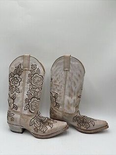 ad eBay - Shyanne Women's Belle Western Boots White Size 6.5M - Buy Now, click the link (eBay) Casual Snip Toe Boots For Spring, Casual Spring Boots With Snip Toe, Fitted Almond Toe Summer Boots, Boots White, Cocktail Event, Low Block Heels, Vintage Wear, Western Boots, Boot Shoes Women