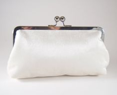 Ivory Velvet Clutch, Velvet purse, ivory clutch, ivory purse, bridal purse, bridal clutch, bridesmaid clutch, ivory wedding clutch, velvet Classic Clutch Evening Bag For Wedding, Classic Clutch Bags For Wedding, Classic White Wedding Bag, Formal Cream Clutch With Removable Pouch, Classic Wedding Clutch Bag, Elegant Cream Wedding Clutch, Vintage Beige Wedding Clutch, Vintage White Clutch For Party, Vintage White Clutch For Events