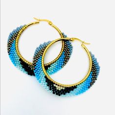 1.5” Gold Hoop Adorned With Beautiful Baroque Pearl Beads - Teal, Blue And Black Aztec Boho Design. Vintage Gold Setting Lightweight Enough For Everyday Wear. New Gift With Purchase Wedding Earrings Studs, Silver Crystal Earrings, Wedding Studs, Bead Tutorials, Face Earrings, Beaded Jewelry Designs, Casual Jewelry, Heart Dangle Earrings, Boho Design