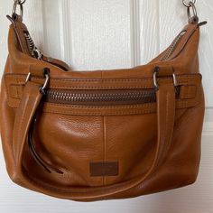 Nwot Fossil Brown Leather Crossbody 15% Off If Bundling 3 Items! Smoke-Free Home Pet-Free Home Fossil Bags, Leather Crossbody, Fossil, Crossbody Bags, Brown Leather, Bag Lady, Pet, Leather, Women Shopping