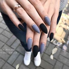 Acrylic Nails with Designs and cool ways to wear them - Hike n Dip Grey Nails, Solid Color Nails, Unicorn Nails, Winter Nails Acrylic, Winter Mood, Nail Colors Winter, Trendy Nail Art Designs, Colorful Nails, Almond Shape Nails