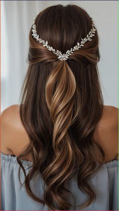 Looking for stunning bridesmaid hairstyles for your wedding day Check out these gorgeous half up half updo down long medium-length black ponytail short thin straight and easy hairstyles with bangs that will surely make your bridal party stand out Hair Inspo Ideas, Wedding Bangs, Hairstyles 15, Bridesmaid Hair Inspo, Ponytail Braid, Chic Ponytail, Short Ponytail, Hoco Hairstyles, Open Hairstyles