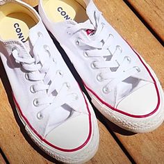 White Tennis Shoes, Natural Cleaning, Natural Cleaning Products, Shoes White, Cleaning Products, Sneakers White, Tennis Shoes