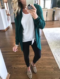 Athleisure Teacher Outfit, Outfits With Leggings For Work, Athletic Work Outfit, Leggings For Work, Kim Style, Mom Clothes, Secret Closet, Cute Outfits With Leggings, Travel Clothes