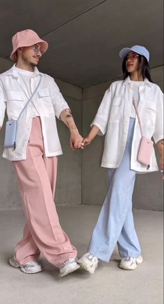 Matching Clothes For Best Friends Aesthetic, Cute Couple Outfits Aesthetic, Matching Easter Outfits Couple, Twin Clothes For Best Friends, Lesbian Matching Outfits Aesthetic, Matching Couple Outfits Concert, Aesthetic Couple Matching Outfits, Blue And Pink Couples Outfits, Twin Outfits Aesthetic