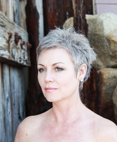 Fun cut keeps it young and the ease of grey is sooo appealing Grey Pixie Hair, Brown Pixie, Women With Short Hair, Pictures Of Women, Pixie Cut Styles, Latest Short Haircuts, Cool Short Hairstyles, Mom Hairstyles