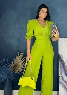 Stylish Jumpsuits For Women Party, Curvy Fall Outfits, Curvy Summer Outfits, Floral Evening Dresses, Classy Jumpsuit, Fashion Show Dresses, Corporate Dress, Chic And Curvy