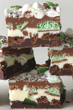 With three distinct layers, this stunning rocky road would make the perfect festive treat - both as a dessert or an edible gift. If you want to ramp up the Christmas factor, throw in some red Smarties and you are good to go! (By the way, we'll be making this all year long, it's just too good not to.) Best Rocky Road Recipe, Rocky Road Cake, Rocky Road Recipe, Layered Desserts, Easy Baking Recipes Desserts, Chocolate Bark, Rocky Road, Christmas Cooking, Chocolate Peppermint