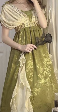 Casual Princess Aesthetic, Renfaire Outfit Princess, Outfits To Wear With Pearls, Bridgerton Dresses Inspired, Fairy Clothes Aesthetic, Medieval Princess Dress, Bridgerton Oc, 30s Dresses