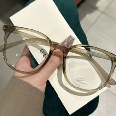 Large Round Frame Clear Lens Glasses Retro Fashion Decorative Glasses Computer Spectacles For Women Men Spectacles Women, Glasses For Oval Faces, Spectacles For Women, Glasses For Round Faces, Cute Glasses Frames, Glasses Inspiration, Glasses Square, Round Glasses Frames, Square Eyeglasses