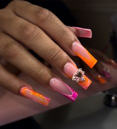 Bougie Nails, Nail Designs Bling, Acrylic Nail Set, Diy Acrylic Nails, Colored Acrylic Nails, Girly Acrylic Nails, Dope Nail Designs, French Acrylic Nails, Short Square Acrylic Nails