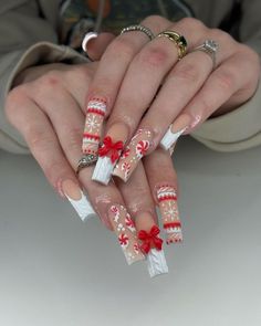 Nail Designs Detailed, Christmas Nails 3d Bow, Winter Christmas Nails 2024, Nails With Bows Christmas, Cozy Christmas Nails, Christmas Nails Charms, Christmas Nails Maximalist, Xmas Short Nails Designs, Long Square Acrylic Nails Christmas