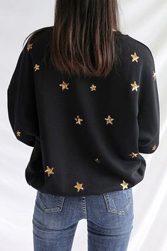 Casual Black Top With Star Print, Black Star Print Sweatshirt For Winter, Fall Star Print Crew Neck Sweatshirt, Black Cotton Top With Star Print, Black Cotton Tops With Star Print, Long Sleeve Tops With Star Print For Fall, Long Sleeve Star Print Tops For Fall, Casual Black Star Print Sweater, Black Casual Sweater With Star Print