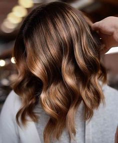 Blonde Hair With Copper Lowlights, Copper Lowlights, Brown Lowlights, Copper Brown Hair Color, Copper Brown Hair, Spring Hair Trends, Copper Blonde Hair, Copper Balayage, Copper Blonde