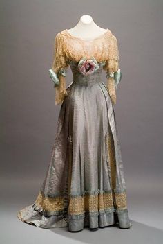 Evening dress, Jacques Doucet, silk and cotton, 1905, Museo de Historia Mexicana, via their tumblr