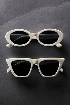 Free People Sunglasses, White Sunglasses Outfit, Funny Glasses Pictures, Sixties Party, Eyewear Store Design, Sunglasses Outfit, Funny Glasses, Keep It Cool, Swinging Sixties