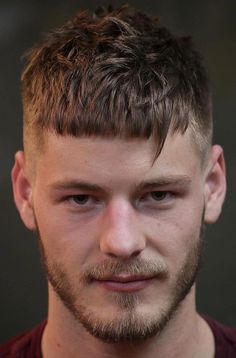 Mens Fringe Haircut, Fringe Haircuts, Angular Fringe, Mens Fringe, Caesar Haircut, Asymmetrical Haircut, Mens Hairstyles Medium, Quiff Hairstyles, Cool Mens Haircuts