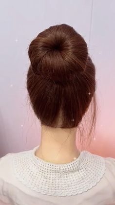 10 Chic Bun Hairstyles You’ll Love This Season Chic Bun, Easy Bun Hairstyles For Long Hair, Easy Bun Hairstyles, Unique Women, Hair Techniques, Extensions Hair, Bun Hair