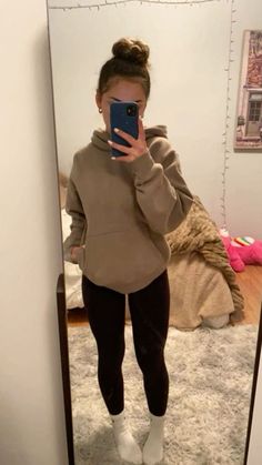 No Dress Code Outfits, Spring Fits For School, Black Leggings Outfit Ideas, Leggings Casual Outfit, Black Leggings Casual, Leggings Outfit Ideas, Clothes School, Simple Outfits For School, Look Legging