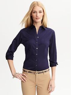 Tailored non-iron sateen shirt | Banana Republic Young Professional Fashion, Br Logo, Navy Shirt Dress, Corporate Attire, Fashion Business Casual, Simply Chic, Professional Dresses, Work Wardrobe, Modern Outfits