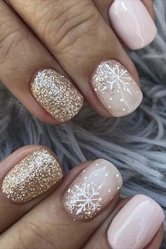 Christmas Press on Nails Short Square Gold Glitter Pink Fake Nails With Snowflake Designs Sparkling Full Cover Stick on Nails Xmas Winter Artificial Acrylic Nails Snowflake Nail Design, Christmas Press On Nails, Unghie Nail Art, Short Fake Nails, Snowflake Nails, Nails For Women, Winter Nail Art, Winter Nail Designs, Festival Nails