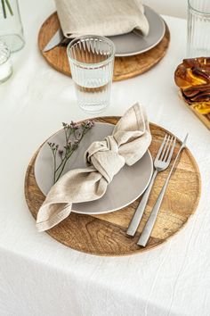 Durable and soft napkins elevate your table decor creating an elegant look no matter the occasion. You can easily create a beautiful table setting by matching your linen napkins with other linen accessories such as runners, placemats, or tablecloths. Washed soft linen napkins set- beautiful and useful accessory to your kitchen. Our natural linen napkin clothes are perfect for lunch, dinner, parties, or wedding celebrations. Also, it can be a great gift! If you need a custom size, let us know! Bu Dinner Table Setting, Linen Fabrics, Beautiful Table Settings, Custom Napkins, Kitchen Table Settings, Table Napkins, Dining Table Decor, Linen Table Runner, Linen Napkins