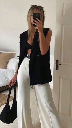 Black sleeveless blazer, white pants, bralette | vest outfits, sleeveless blazer outfits, summer outfits. Sleeveless Blazer Outfit, Mom Outfits Spring, Nordstrom Outfit, Chique Outfits, Elegante Casual, Looks Street Style, Vest Outfits, Looks Chic, Summer Fashion Outfits