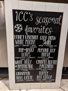 winter drink ideas Lotus Combinations, Winter Drink Ideas, Lotus Drink Flavors, Mc Coffee, Coffeeshop Ideas, Drink Flavors, Winter Cafe