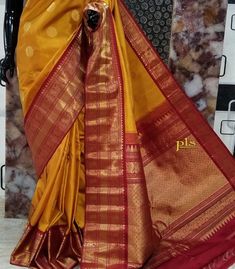 Gadwal pure silk sarees with kanchi borders,contrast pallu and blouse ...💖💖💖  Silk mark CERTIFIED products   Price: 19999 + ship each 👇 Market price-30000+  Ping me in 9171814428 for more colours  Beware of same pic & second quality sarees  Silk mark certified Lahanga Design, Red Color Saree, Gadwal Sarees, Kanchi Sarees, Silk Sarees Online Shopping, Latest Saree, Sarees Silk, Indian Wedding Wear