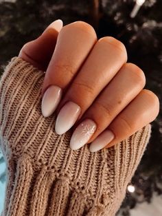 Simple Christmas Nail Designs Almond, Nail Nail Designs, Acrylic Nails Ideas, Summer Nails Art, Nail Art Inspo, Engagement Nails, Holiday Nails Christmas, Nails Art Ideas