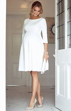 Maternity Wedding Dress Short, Pregnant Outfit, Pregnant Bride, Tiffany Rose, A Pregnant Woman, Pregnant Wedding, Classic Boat, Pregnant Wedding Dress, Stylish Maternity Outfits