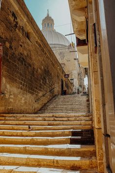 Streets of Valletta, Malta Solo Travel Europe, Malta Beaches, Valletta Malta, Europe Travel Destinations