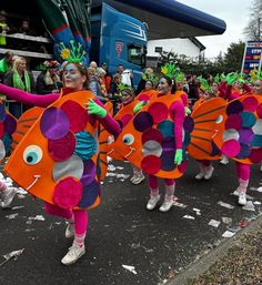 Foam costume kostuum kostüme carnaval Fasching Halloween Pick Up Lines, Starfish Costume, Finding Nemo Costume, Foam Costume, Diy Group Halloween Costumes, Handmade Halloween Costumes, Costume Carnaval, Hair Bows Diy