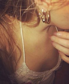 Gold Girly Aesthetic, Gold Girly Jewelry, Tumblr Jewelry, Tumblr Girly Aesthetic, Ear Piercings Aesthetic, 2017 Aesthetic, 2019 Aesthetic, Pretty Piercings, Pretty Aesthetic