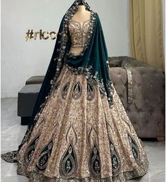 Black And Golden Lehenga, Indian Bridal Wear Red, Golden Lehenga, Baju Kahwin, Stylish Prom Dress, Indian Outfits Lehenga