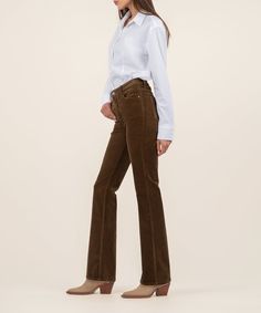 These retro-chic high rise flare jeans are made with stretchy corduroy, full-length legs and Fab Ab front pockets that comfortably shape and smooth. Fabric: 98% Cotton, 2% Spandex Size & Fit: Inseam: 33", Leg Opening: 20 1/2", Rise: 10 1/4, Silhouette: Flare Color: BRUNETTE Styled with: Millia Front Crop Shirt (KT134501) Courdory Flare Pants, High Rise Flare Jeans, Corduroy Coat, Brown Jeans, Corduroy Jeans, Denim Coat, Retro Chic, Linen Shorts, Colored Denim