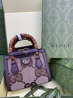 Gucci Jewelry Aesthetic, Vintage Gucci Aesthetic, Luxury Bags Aesthetic, Designer Bags Aesthetic, Unique Purses And Handbags, Designer Handbags Aesthetic, Tas Gucci, My Style Bags, Dream Bags