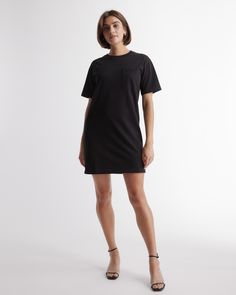 You found it, the perfect weekend dress. Warm-weather days call for our casual organic cotton T-shirt dress. It’s relaxed, it’s breathable, and always comfortable – with a crew neck, set-in sleeve, and chest pocket detail. An instant classic for any curat Ruched Waist Dress, Curated Closet, Silk Tee, Weekend Dresses, Silk Shirt Dress, Little Red Dress, Linen Shirt Dress, Comfy Dresses, Quince Dresses