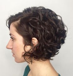 Jaw-Length Curly Bob With Bangs Curly Wavy Bob With Bangs, Short Curly Haircuts For Women Over 40, Short Curly Hair Over 50 Women, Shag Curly Hairstyles, Stacked Curly Bob, 2c Haircuts, Short Hair Cuts For Curly Hair, Chin Length Curly Hairstyles