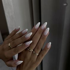 Neutral New Years Nails, Almond Nails With Bow, Classy Christmas Nails Simple, Almond Winter Nails, Winter Nails Almond, Almond Nails Winter, Almond Christmas Nails, Nails Application, Holiday Manicure